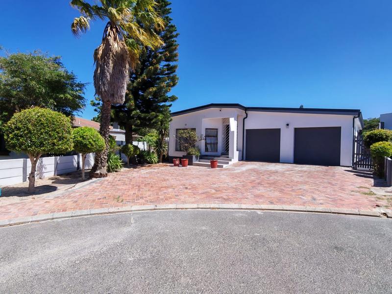 5 Bedroom Property for Sale in Welgelegen Western Cape